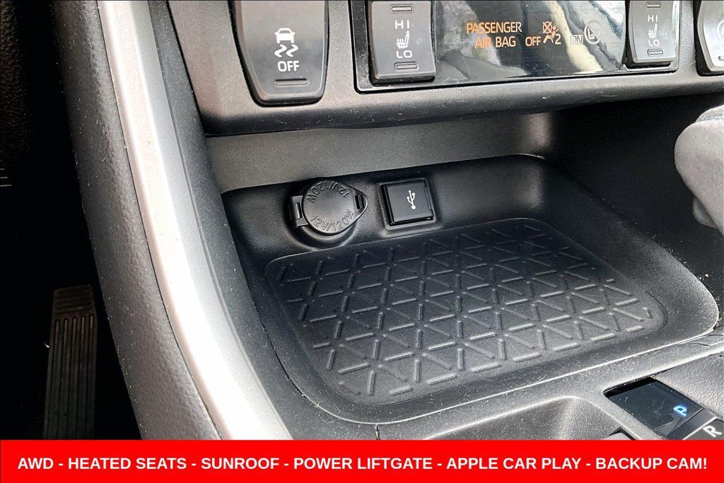 Used 2020 Toyota RAV4 XLE Premium AWD/4WD image 16