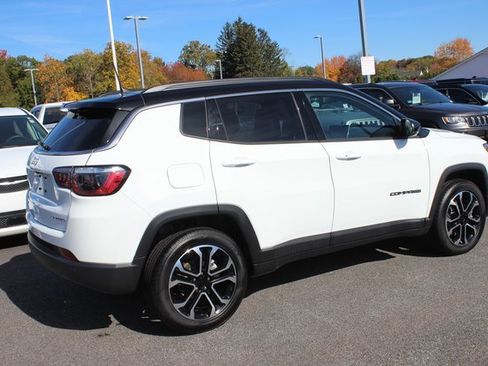 Used 2024 Jeep Compass Limited image 28