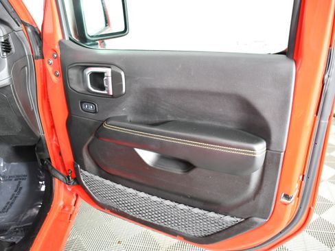 Used 2024 Jeep Wrangler Unlimited Sahara AWD/4WD image 40