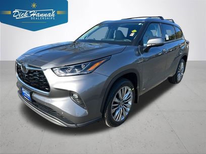New 2026 Toyota Highlander Platinum