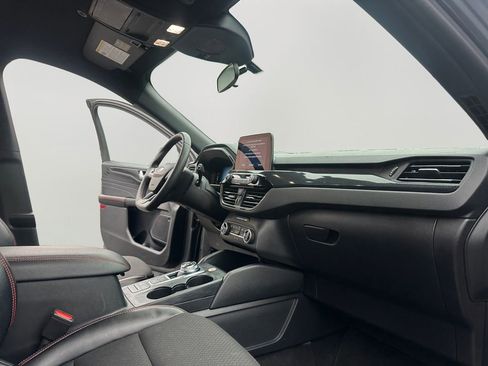 Used 2024 Ford Escape ST-Line image 11