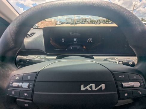 Certified 2025 Kia K4 FWD image 34