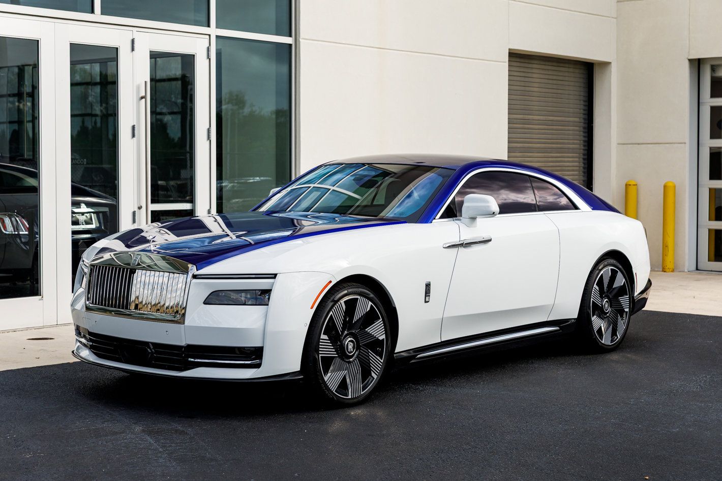 Used 2024 Rolls-Royce Spectre w/ Spectre Launch Package AWD/4WD image 7