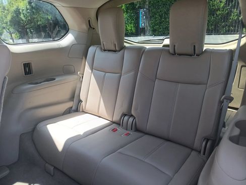Used 2015 Nissan Pathfinder SL FWD image 14