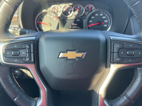 Used 2021 Chevrolet Suburban LT w/ LT Signature Package AWD/4WD image 37
