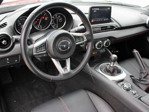 Used 2018 MAZDA MX-5 Miata Grand Touring image 11