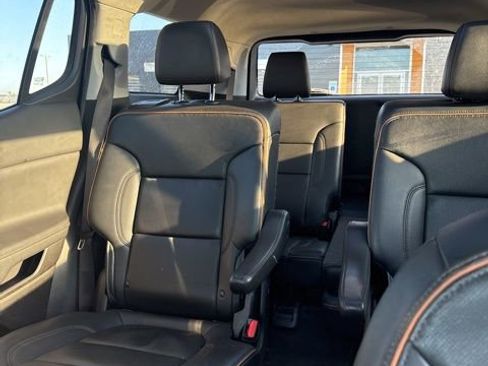 Used 2022 GMC Acadia AT4 w/ Technology Package image 17