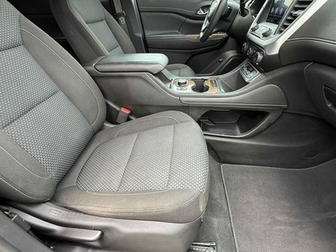 Used 2021 GMC Acadia SLE w/ Driver Convenience Package FWD image 20