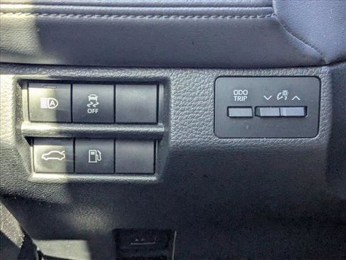 Used 2019 Toyota Avalon XSE image 11