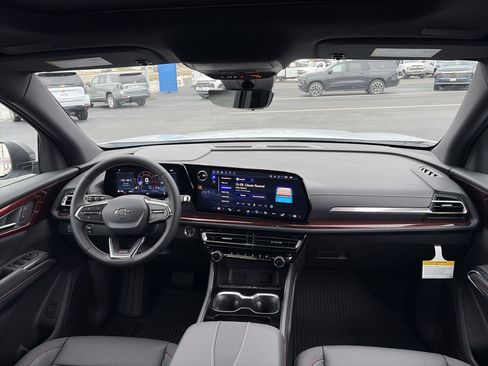 New 2026 Chevrolet Traverse Z71 w/ Driver Confidence Package image 15