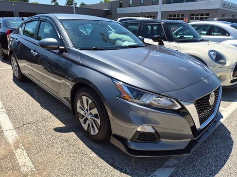 Used 2021 Nissan Altima 2.5 S w/ Driver Assist Package FWD image 3