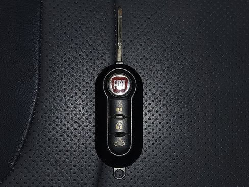 Used 2017 FIAT 500L Lounge w/ Premium Package image 32