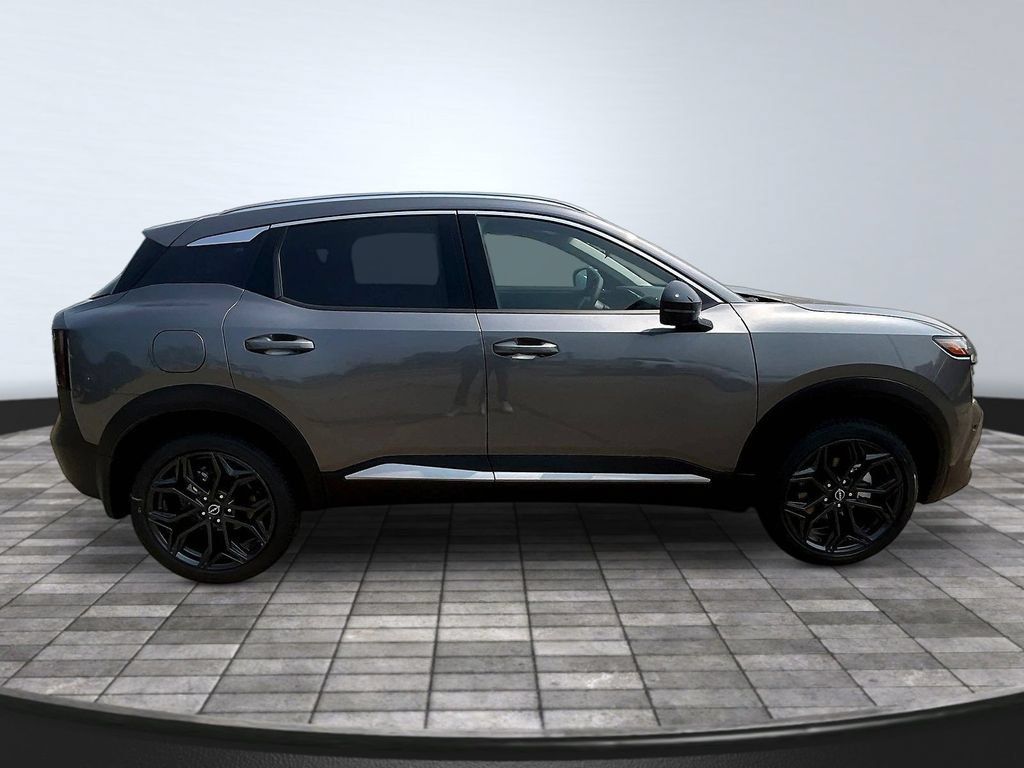 Used 2026 Nissan Kicks SR FWD image 17