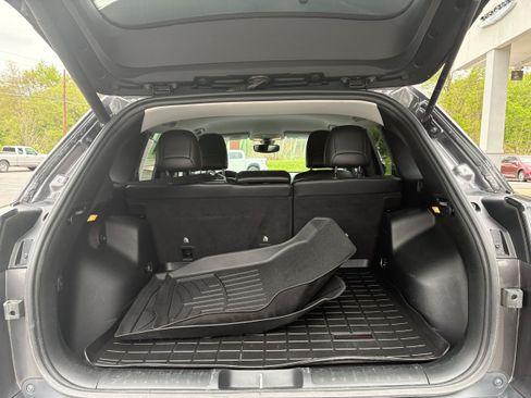 Certified 2019 Jeep Cherokee Limited AWD/4WD image 9