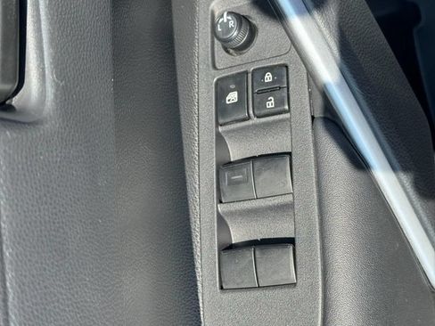Used 2023 Toyota Corolla Cross LE w/ Moonroof Package AWD/4WD image 19