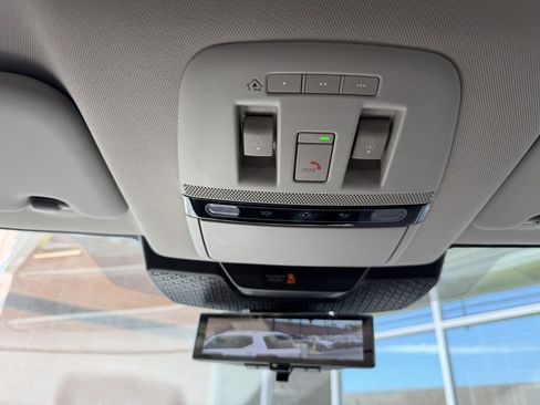 Used 2025 Nissan Ariya FWD image 23