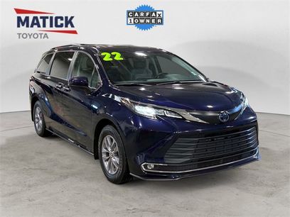 Used 2022 Toyota Sienna XLE