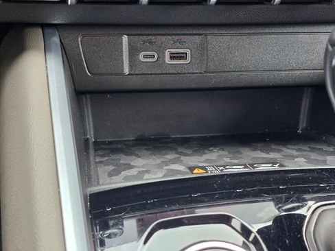 Used 2024 Chevrolet Colorado ZR2 w/ ZR2 Convenience Package III image 39