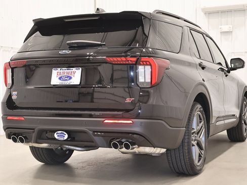 New 2026 Ford Explorer ST w/ Sun And Sound Package image 8