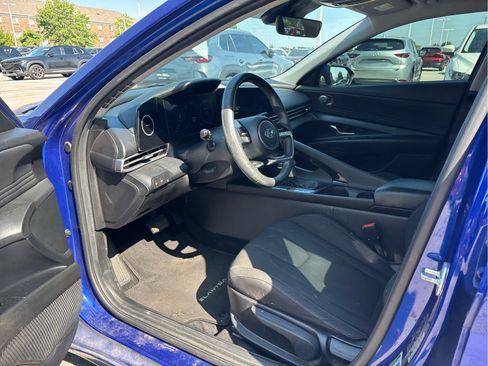 Used 2023 Hyundai Elantra SEL w/ Convenience Package FWD image 6