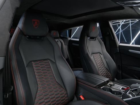 Used 2021 Lamborghini Urus AWD/4WD image 38