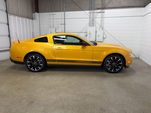 Used 2012 Ford Mustang Coupe w/ V6 Performance Pkg RWD image 5