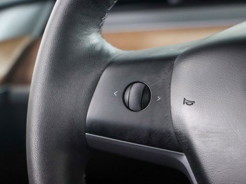 Used 2024 Tesla Model Y Long Range image 13