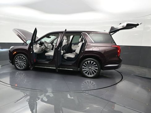 Used 2024 Hyundai Palisade Calligraphy image 36