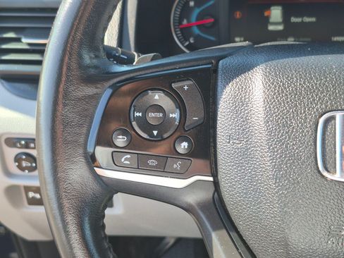 Used 2019 Honda Pilot Touring image 19