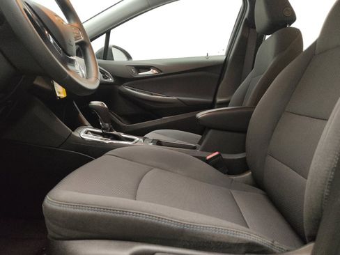 Used 2019 Chevrolet Cruze LT FWD image 17