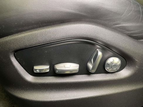 Used 2021 Porsche Cayenne GTS image 17