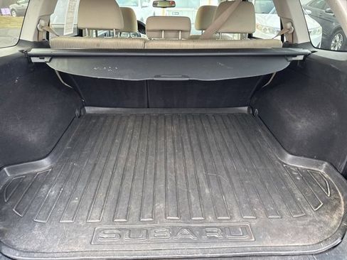 Used 2010 Subaru Outback 2.5i Premium image 10