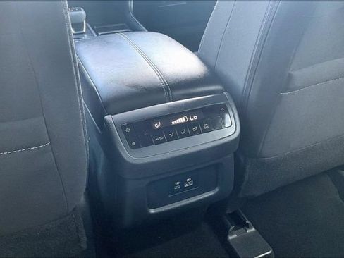 Used 2024 Nissan Pathfinder SV FWD image 10