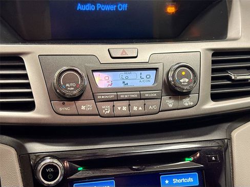 Used 2016 Honda Odyssey SE image 15