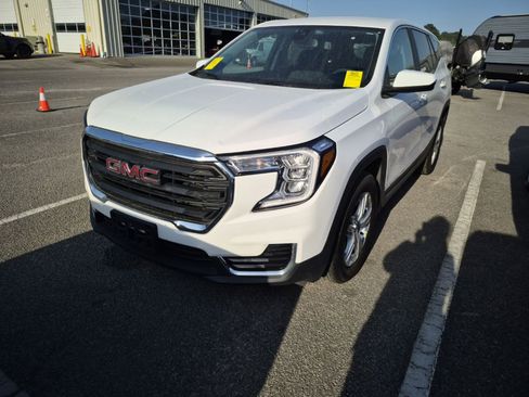 Used 2022 GMC Terrain SLE w/ Fleet Convenience Package image 1