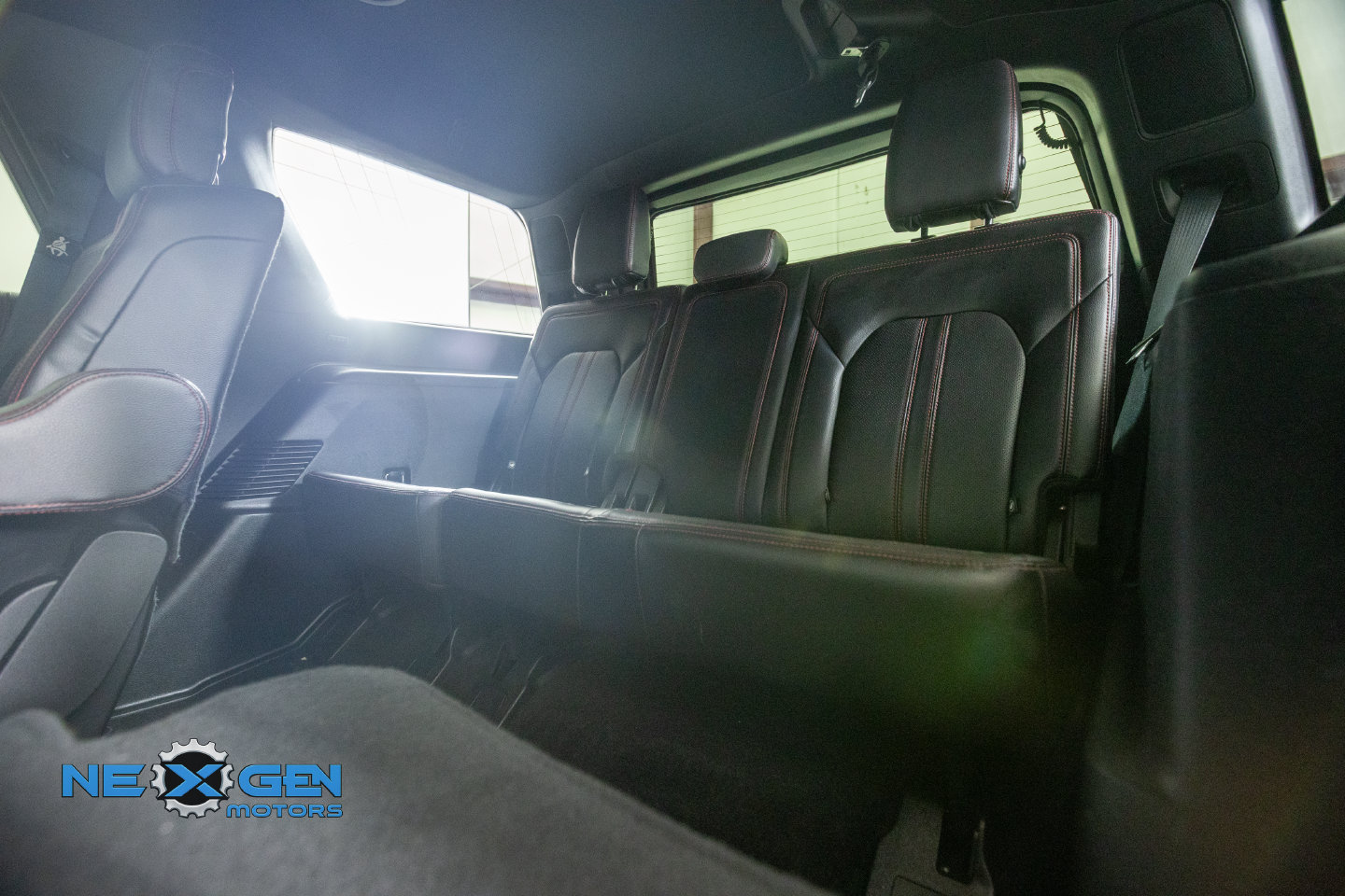 Used 2019 Ford Expedition Limited w/ Equipment Group 303A AWD/4WD image 36