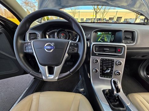 Used 2017 Volvo S60 T5 Inscription Platinum image 52