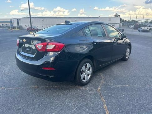 Used 2018 Chevrolet Cruze LS FWD image 4