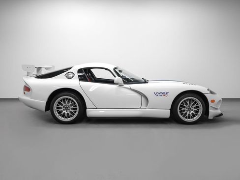 Used 1998 Dodge Viper GTS image 4