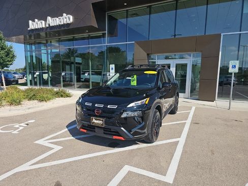 Used 2025 Nissan Rogue SV w/ Rock Creek Premium Package AWD/4WD image 1