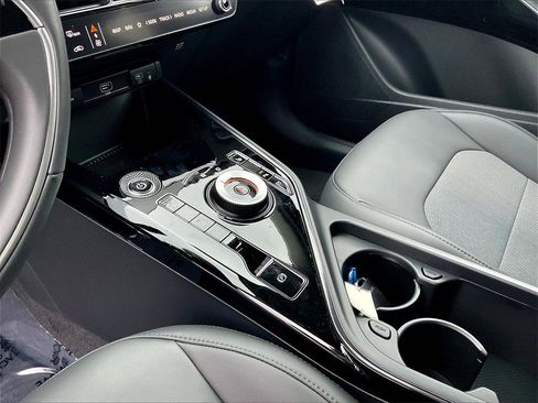 New 2025 Kia Niro Wind image 14