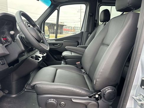 New 2025 Mercedes-Benz Sprinter 2500 image 8