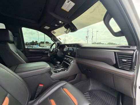 Used 2023 GMC Sierra 1500 AT4 w/ AT4 Premium Package AWD/4WD image 29