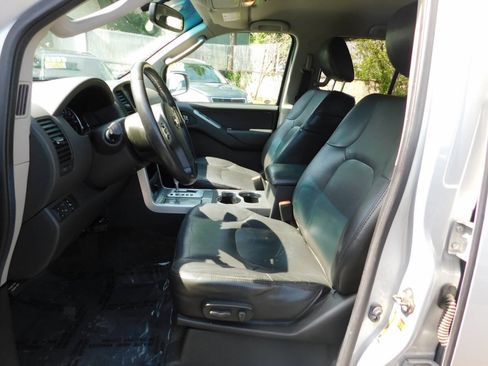 Used 2011 Nissan Pathfinder Silver AWD/4WD image 8