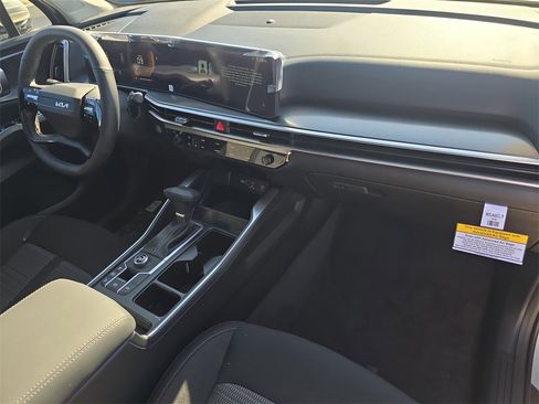 New 2026 Kia Sorento LX image 13