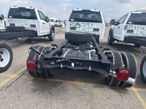 New 2023 Ford F450 XLT w/ XLT Value Package image 11