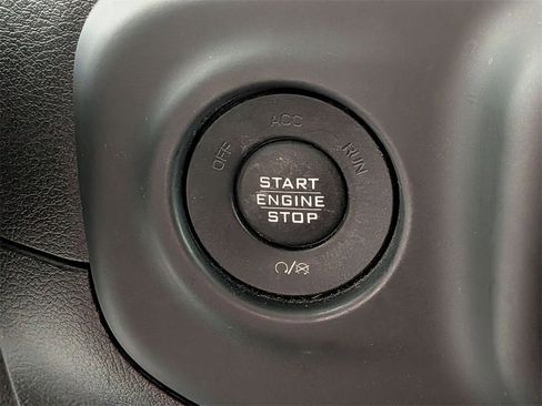 Certified 2018 Jeep Wrangler Unlimited Sport image 19