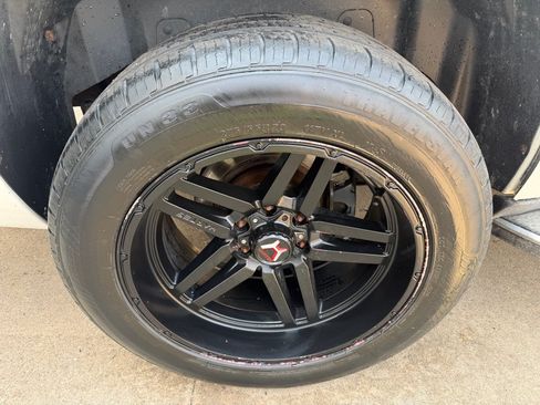 Used 2014 GMC Yukon Denali AWD/4WD image 16