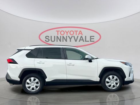 Used 2020 Toyota RAV4 LE image 10