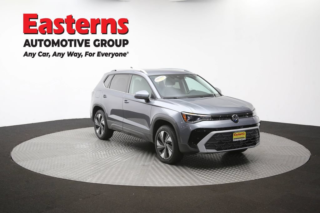 Used 2025 Volkswagen Taos SE AWD/4WD image 49